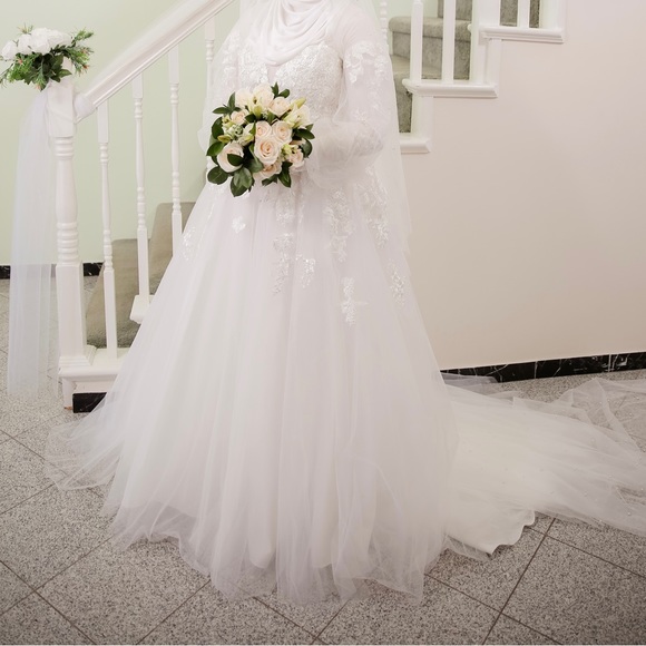 BICICI & COTY wedding dress with FREE matching cathedral pearl veil - Picture 11 of 13